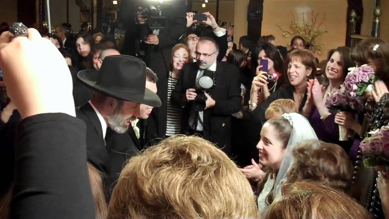 Jewish wedding music band Shir Soul plays The Badekin at Shelter Rock Jewish Center