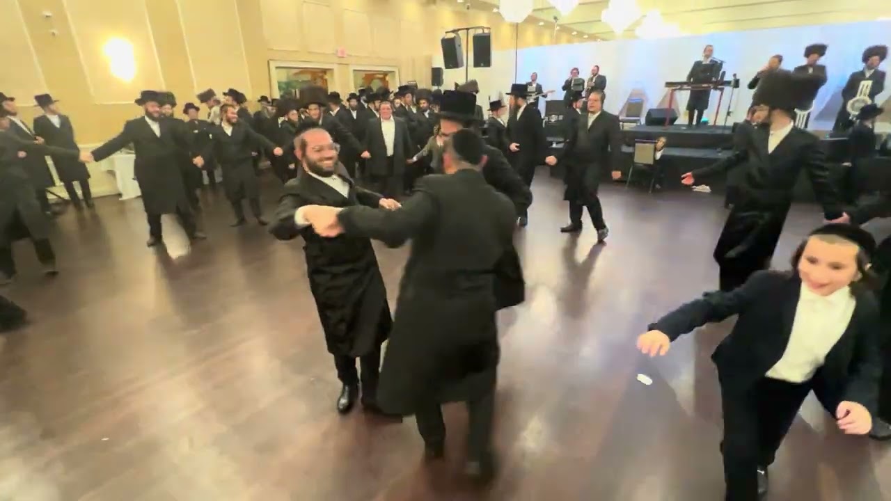 Yosee shtendig on keys & second dance on fire 🔥 shea berko singer