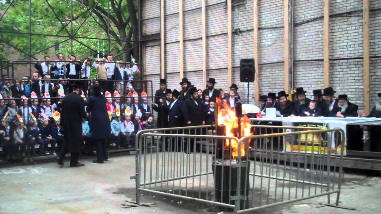 Rabbi Yakov Chanon at Munkatch Lag Baomer