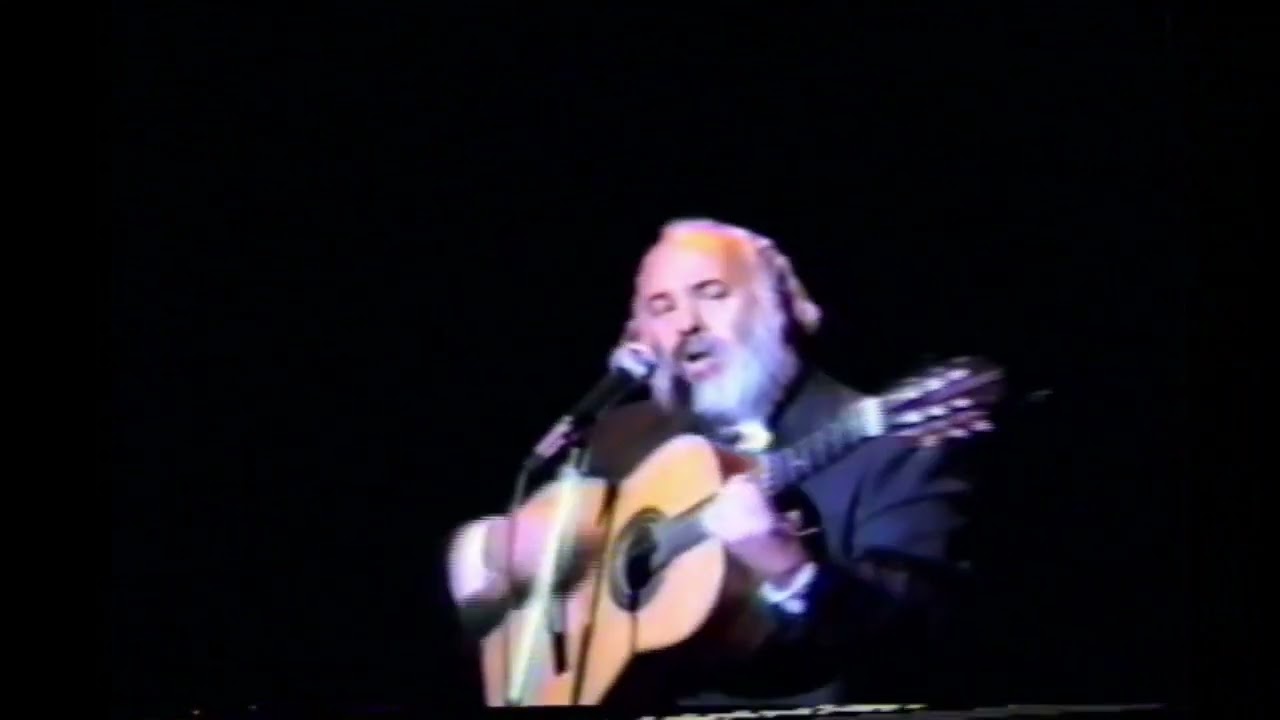 Sheya Mendlowitz  A`H dancing with Reb Shlomo Carlebach --  שיה מנדלוביץ