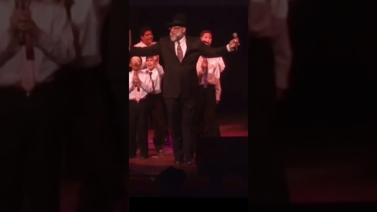 Repiving sinoment© eveready29 one vearlater, in Paris….#mbc #miamiboyschoir #binyaminabramowitz