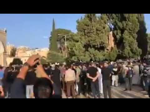 Angry Palestinians shouting to keep Jews off of Har Habayis