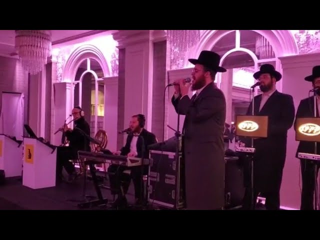 Heartwarming Chupa - Yidi Bialostotzky, Yedidim & A. Berko חופה מרגשת - יודי ביאלוסטוצקי וידידים