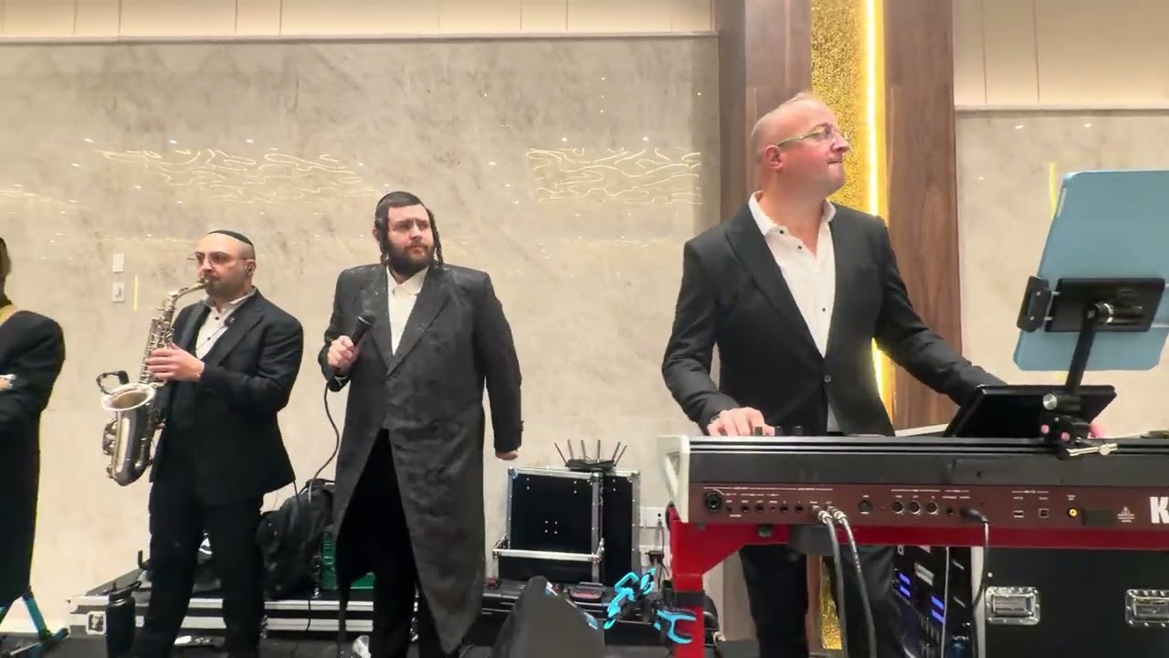 Shmueli Ungar singing at the wedding of Berl Polatseck & Rosenberg | 🎹 A Pinny Ostreicher Production