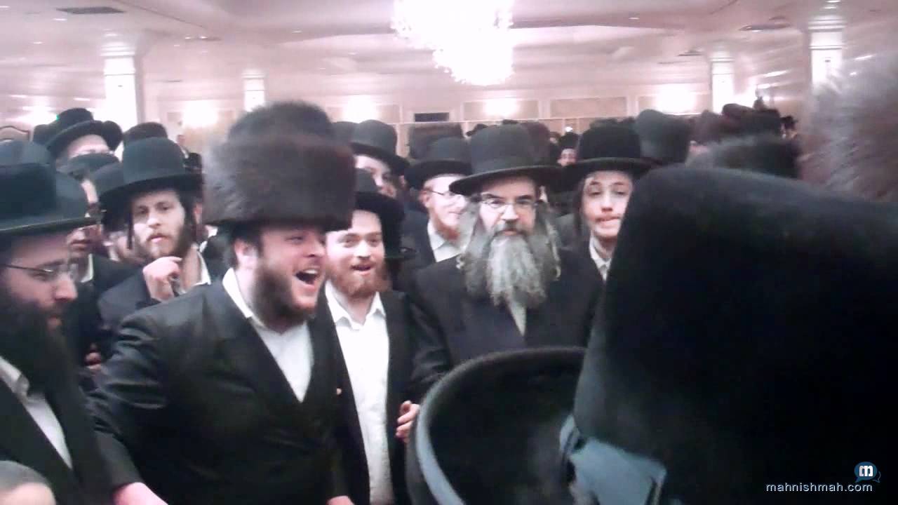 Nikolsburg Rebbe At Shimmy Engels Wedding