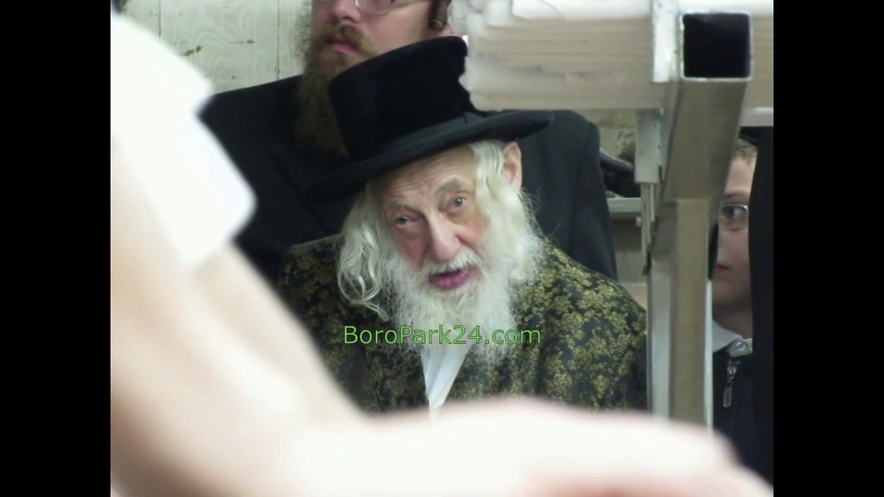 Skulener Rebbe zt"l at matzah baking over the years