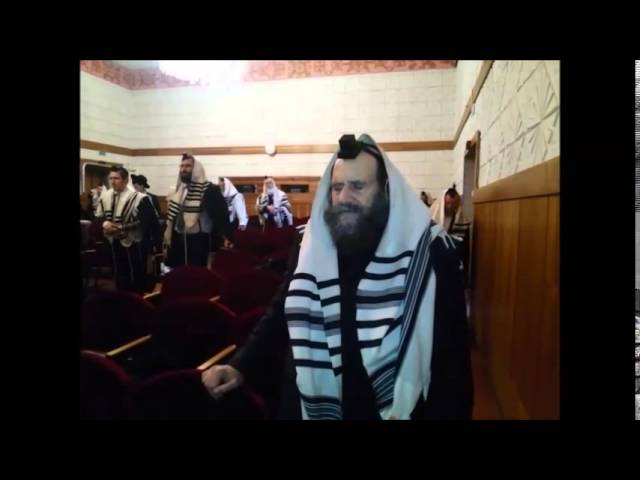 Delegation of Dirshu Rabbanim Daven at the Tziyun of the Chafetz Chaim on Behalf of Thousands of Lom