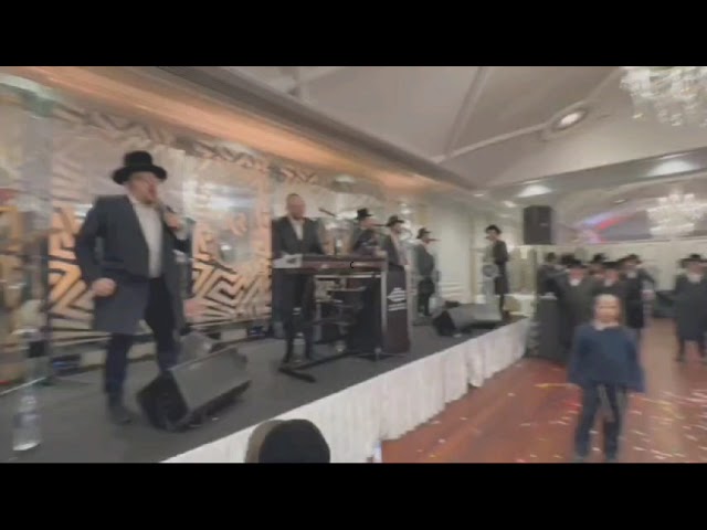 Motty Breier Production Lipa Schmeltzer Shira Choir