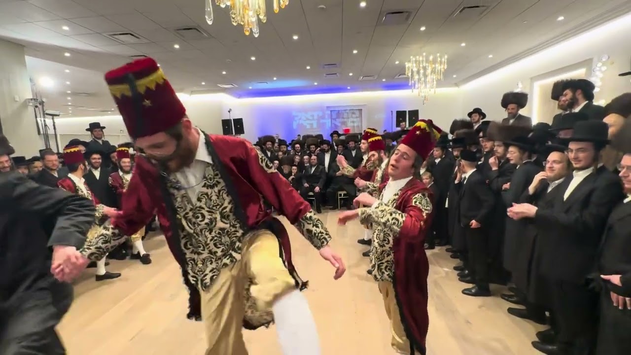 Surprise flash mob Brach & Glick | Singer Kalmy Schwartz | Shimon Moskowitz on the keys