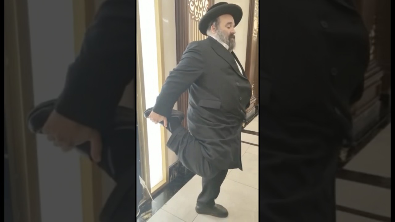 Yoeli Klein Makes Exercise at a Wedding