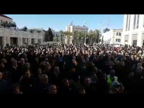 Mayor Barkat addresses strikers (קבוצת העיתונאים רוטרניק)