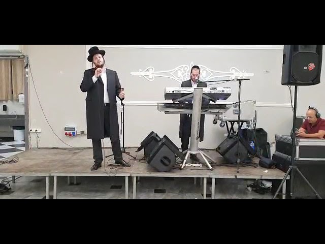 "רחמים" | הרשי אייזנבך והקלידן איציק אייזנשטאט מרגשים בחתונה