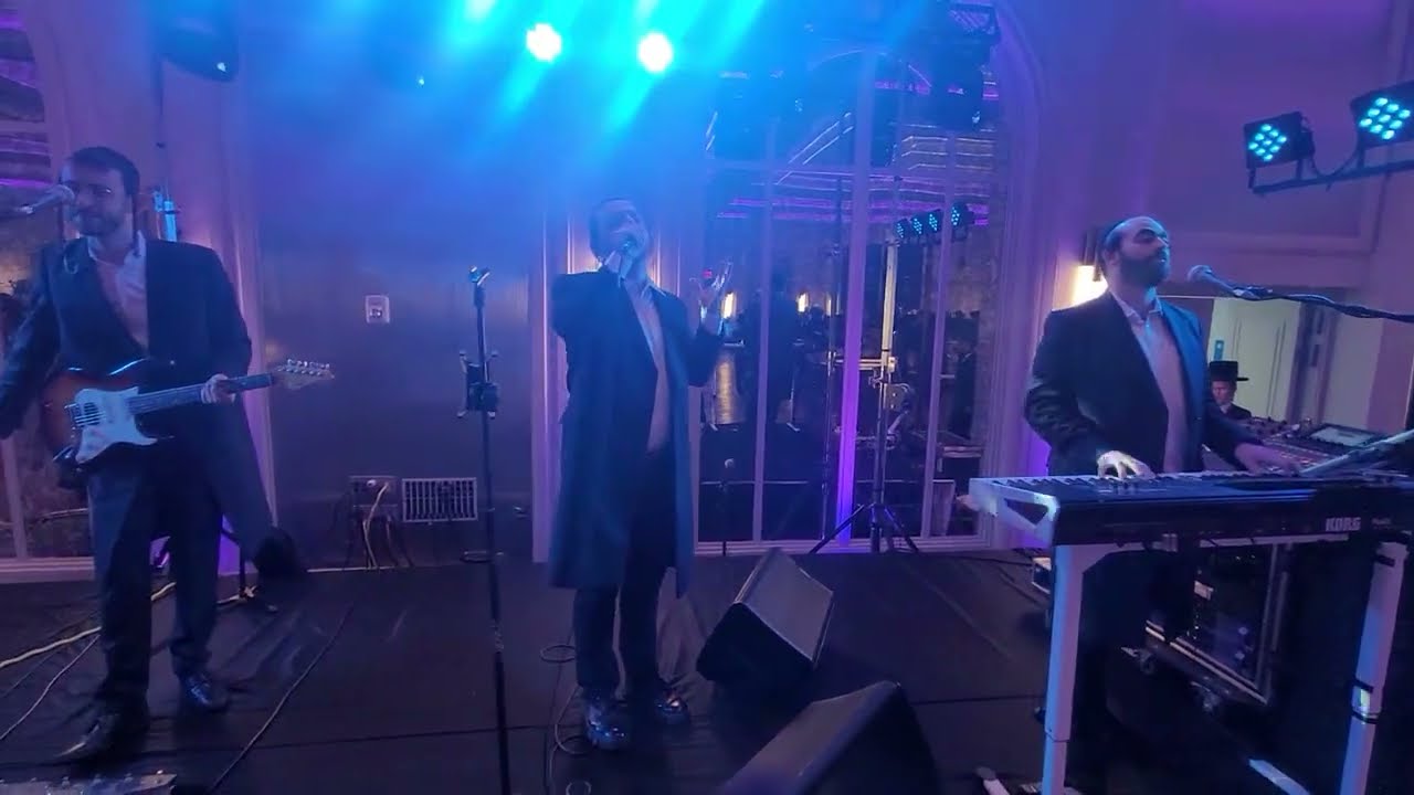 Teitelbaum & Groiz Wedding with Shmuel Hersh Miller on the keys | Singer Sruly green