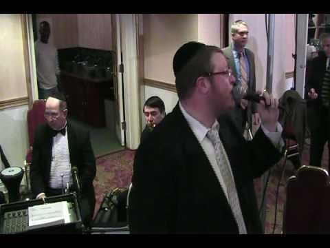 Shmulie Hartstein Sings The Second Dance At a Chasuna With Neginah Orchestra.mp4