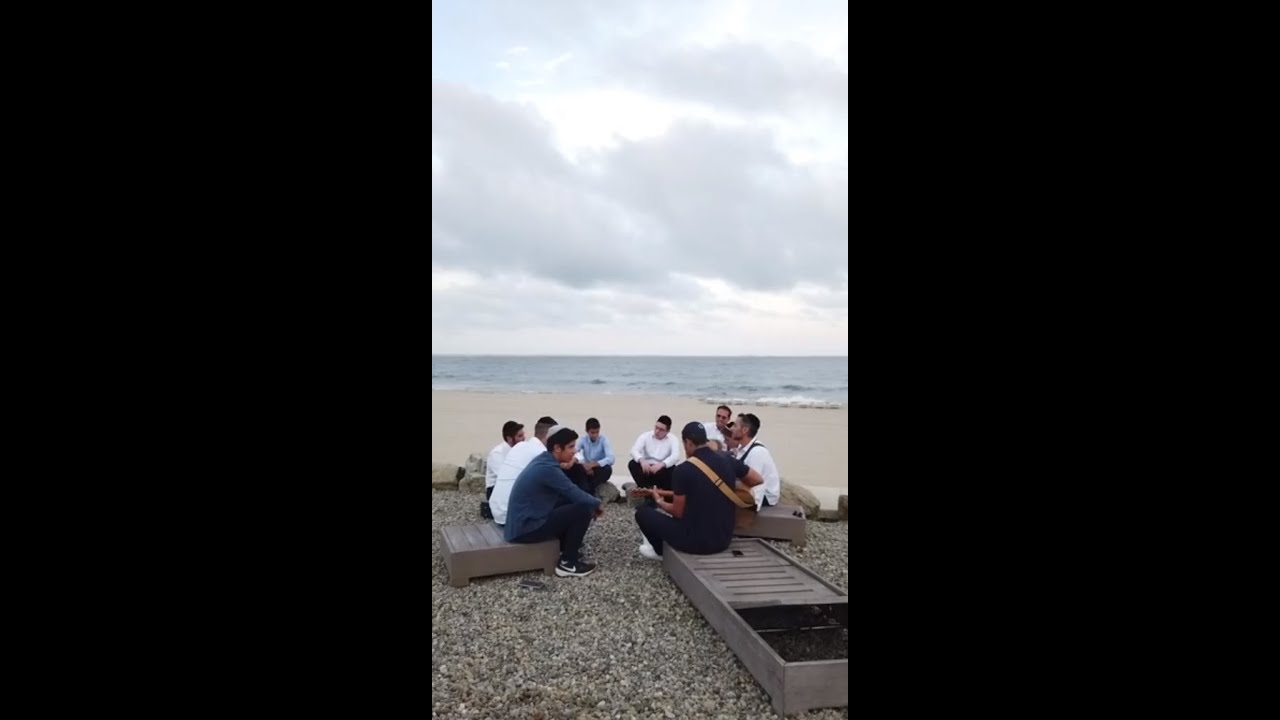 RJ2 - Olam Chesed Yibaneh (Official Music Video) | עולם חסד יבנה