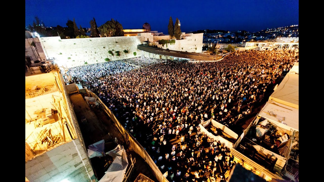 Tens of Thousands Gather for Tehilim by the Kotel for the Kidnapped Boys | אלפים לתהילים בכותל
