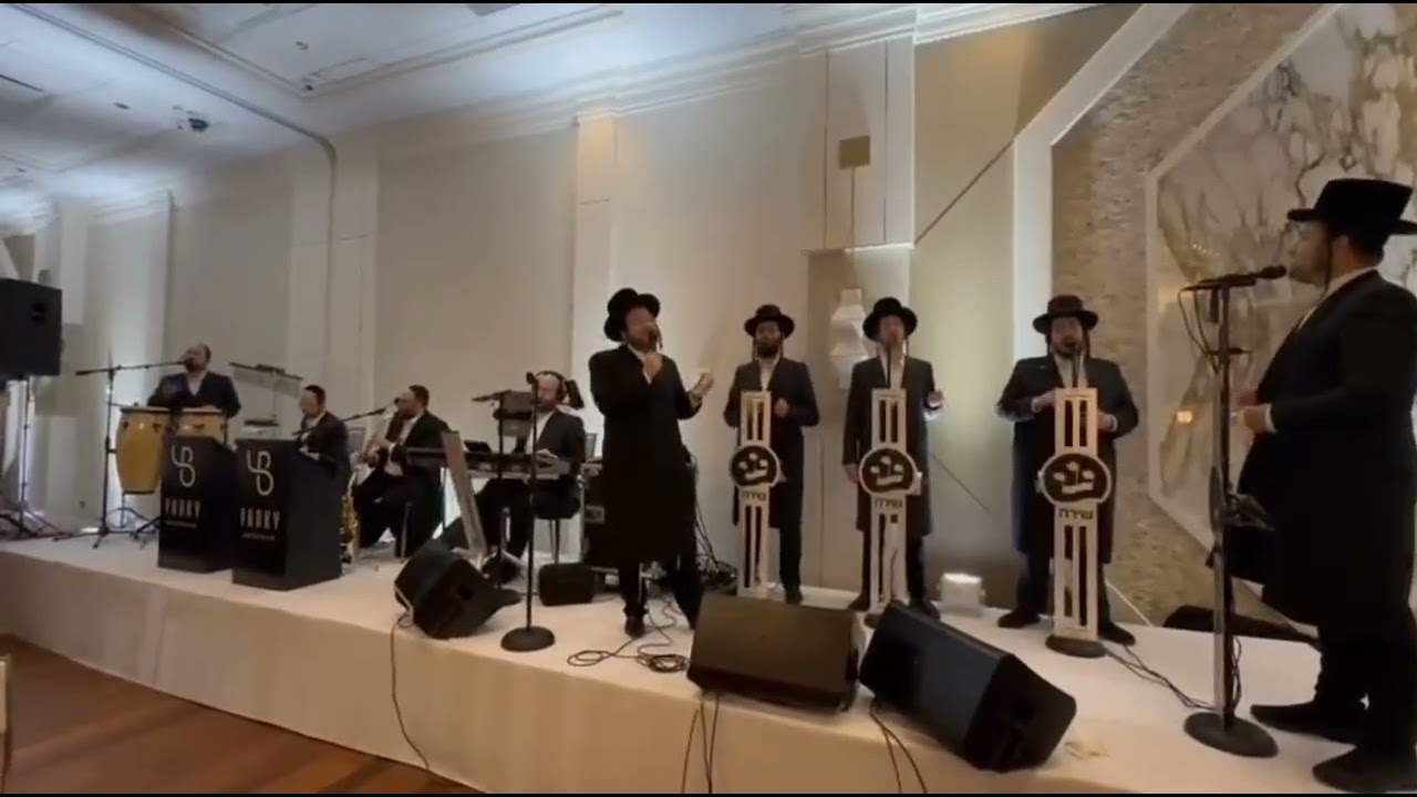 Yanky Briskman 🎹 Yakov Shloime Gross 🎤 Shira Choir