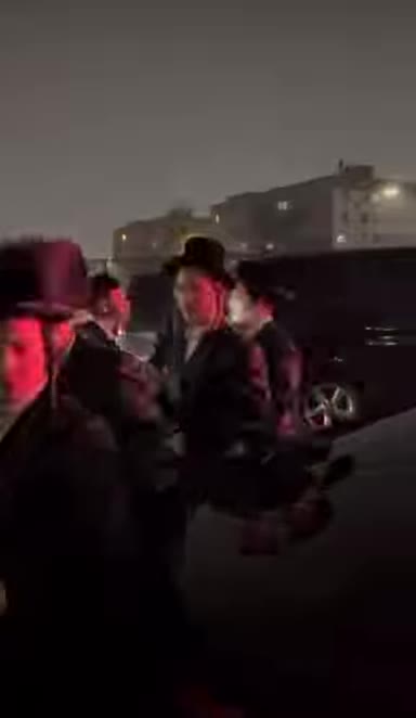 Teenager Gets Arrested in Williamsburg After Fighting With a NYPD Officer - 2025 | פורים תשפ”ה
