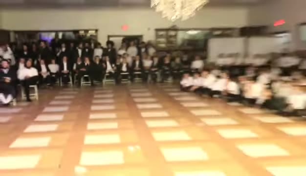 Motty Ilowitz performing in Krasna Camp | מאטי אילאוויטש במחנה קראסנא