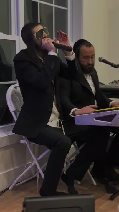 Wow Unique, incredible music🎶💕💕💕