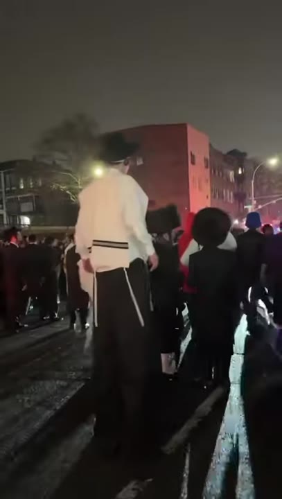Purim 2025 on The Streets of Williamsburg | פורים תשפ”ה בויליאמסבורג